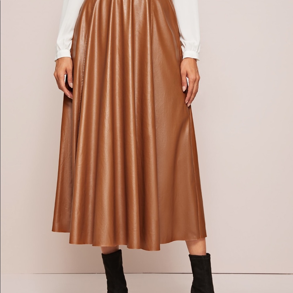 Vegan leather Belted Skirt